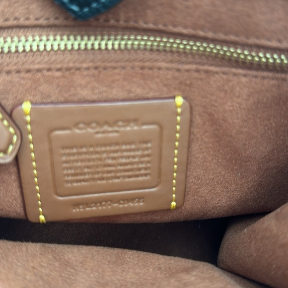 Field Tote 22 With Horse And Carriage Print Used Once - Picture 4 of 5